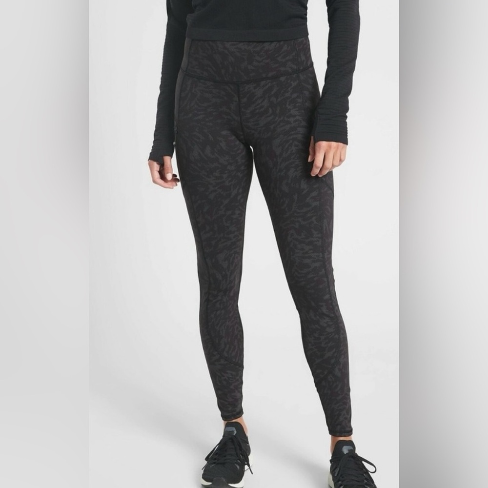 Athleta Rainer Reflective Printed Tight Lynx Black Size Small